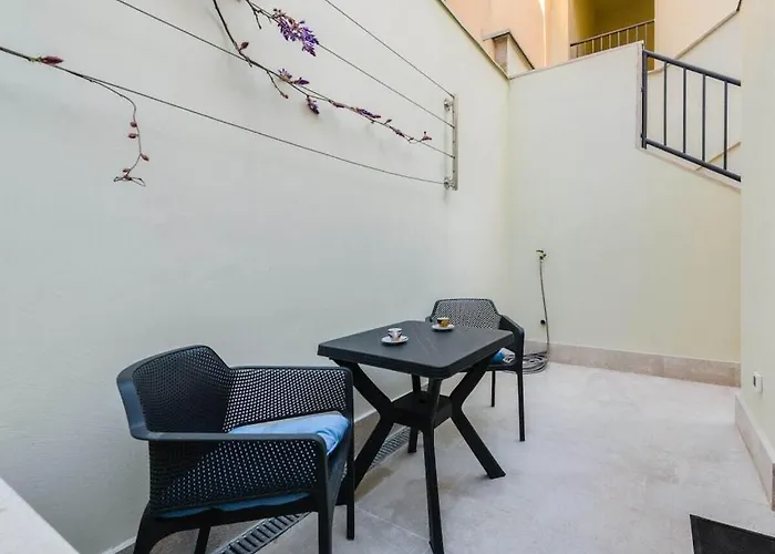 Urban Black Hébergement de vacances *